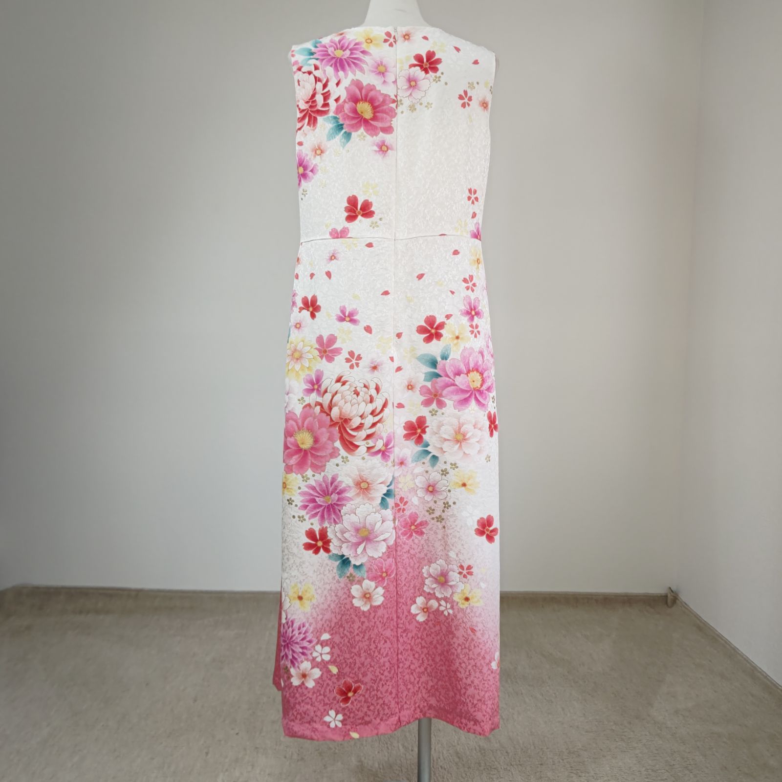 zunezune 振袖ドレス ハイウエスト 着物リメイクワンピース ピンク zunezune 振袖ドレス 7分袖 着物リメイクワンピース 赤 - メルカリ