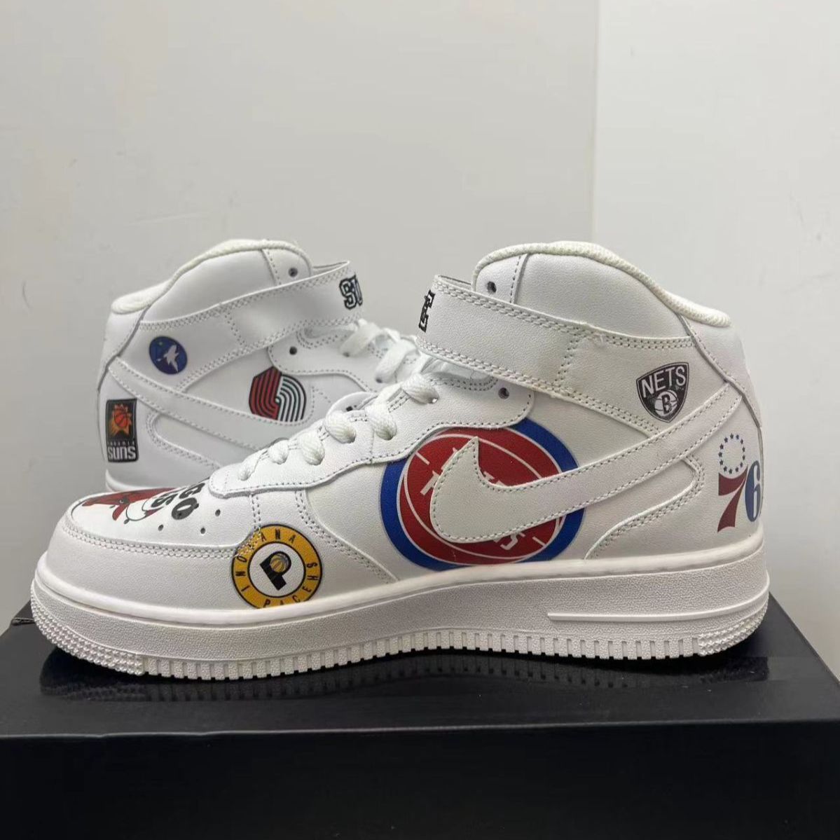 新品未使用ナイキ Nike Air Force 1 NBA White スニーカー