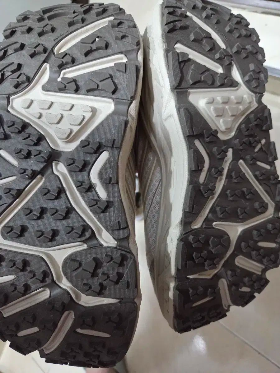 配送商品は通常配送無料。 HOKA ONE ONE ホカオネオネ スティンソン Evo OG ベージュ 230mm