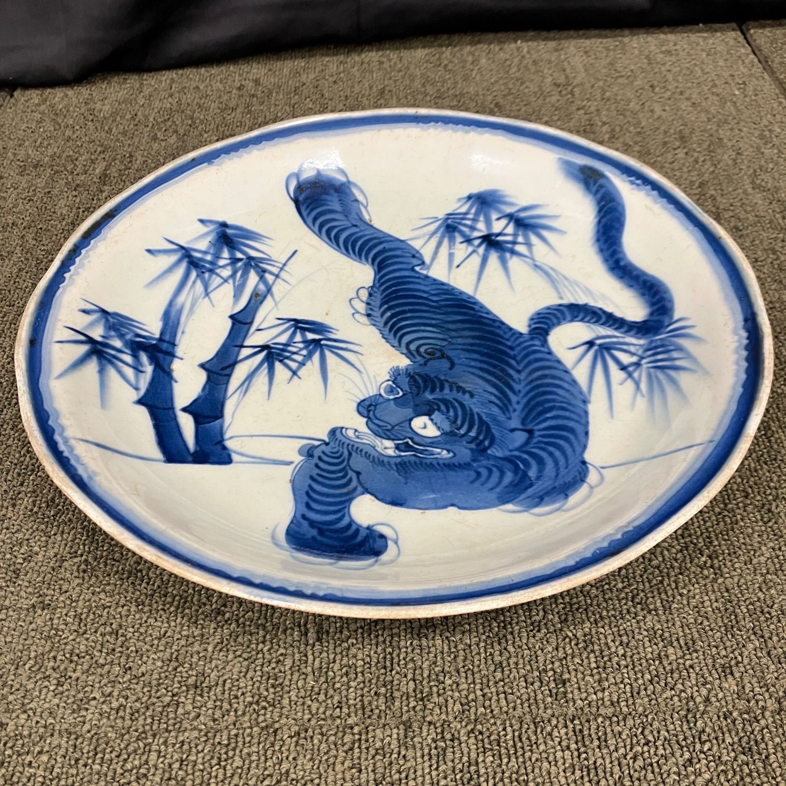 中国骨董　大皿 大清康熙年製 赤絵【風景・梅・松】大皿 丸皿 中国美術 盛り皿 飾り皿