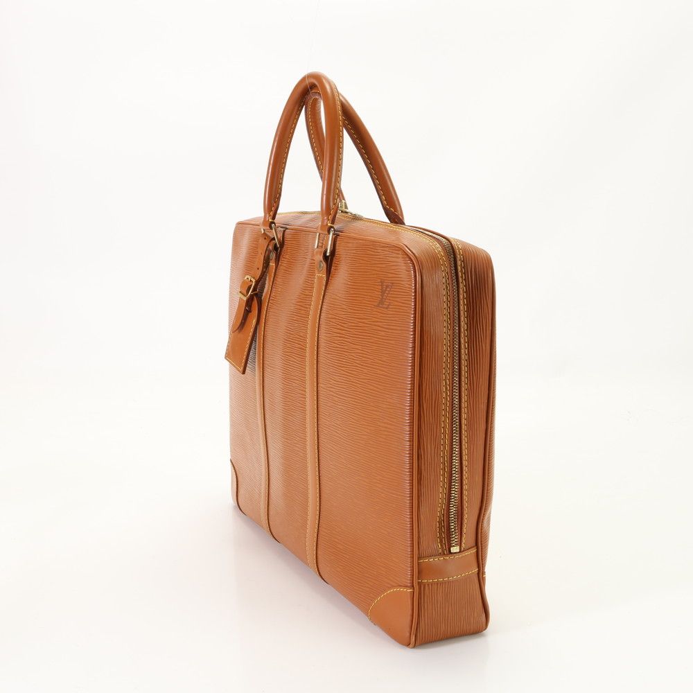 美品 ルイヴィトン エピ ポルト ドキュマン ヴォワヤージュ M59098