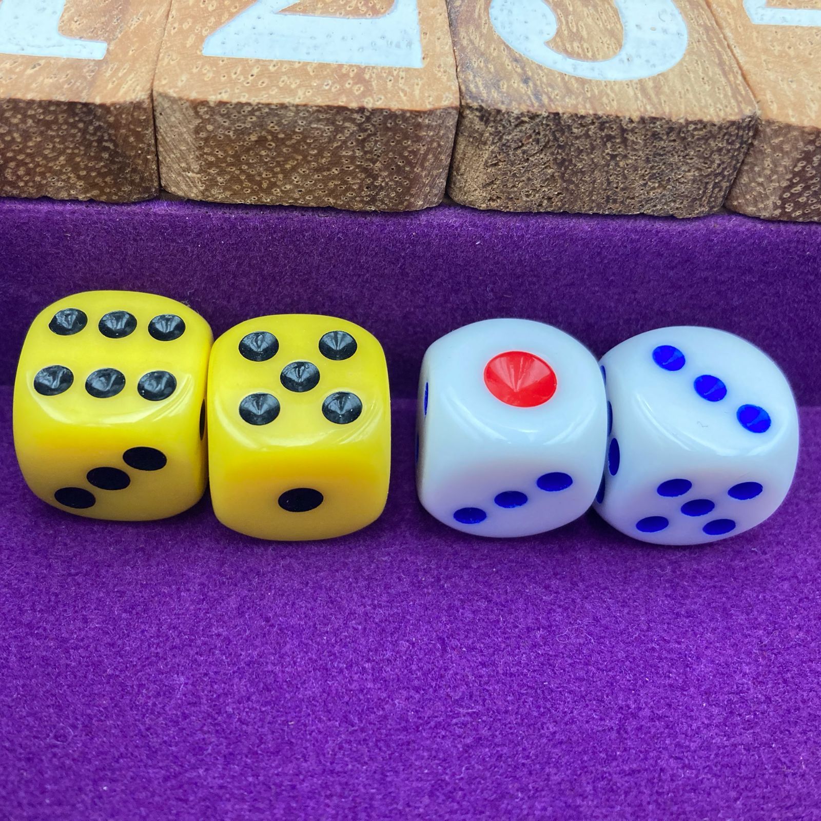 ハスキーズ(Huskies) ジャックポット ゲーム サイコロ ゲーム リバーシ jackpot dice game パープル - メルカリ