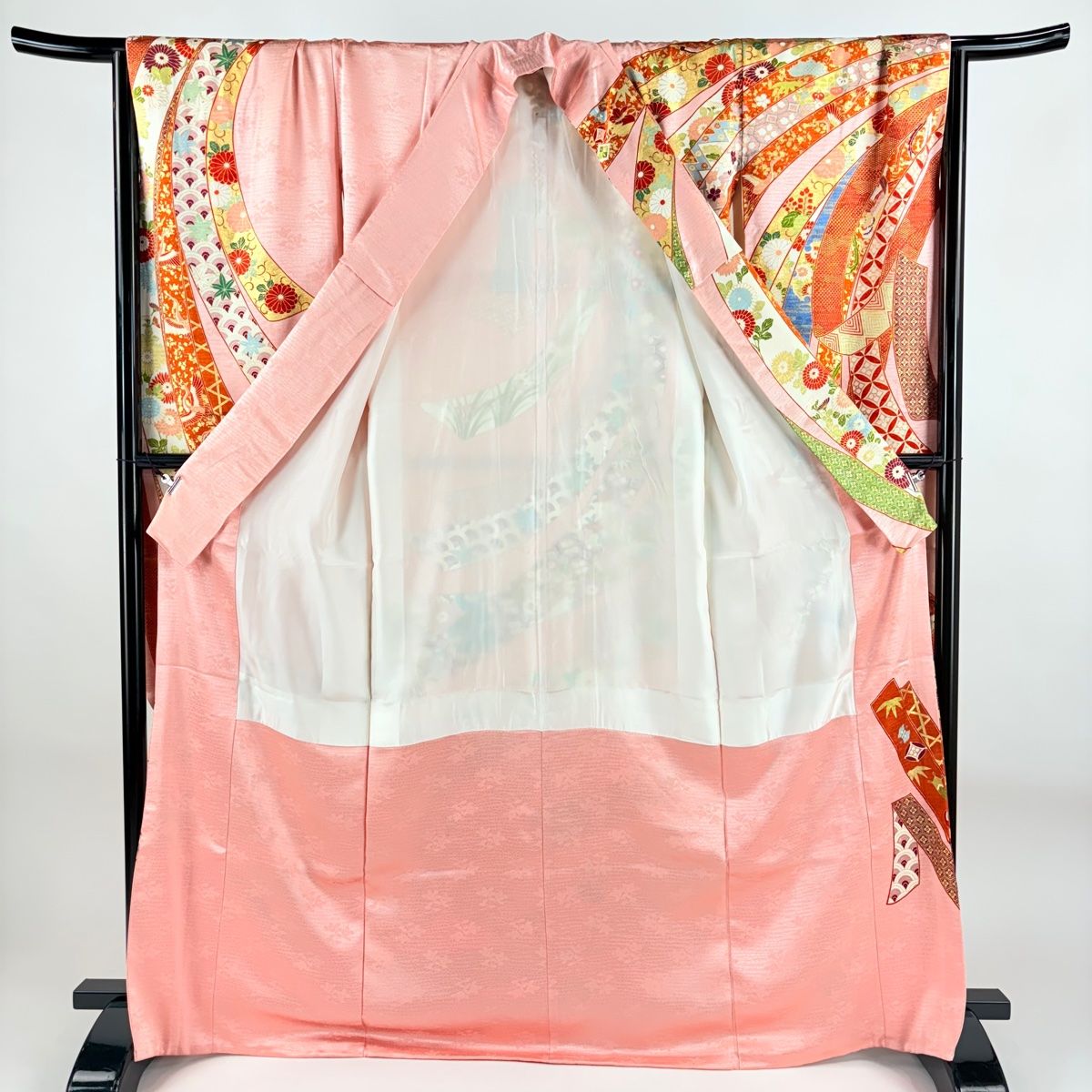 振袖 身丈160cm 裄丈68cm 正絹 名品 【中古】 振袖 身丈160cm 裄丈68cm L 袷 蝶 草花 金彩 染め分け 緑 正絹 秀品