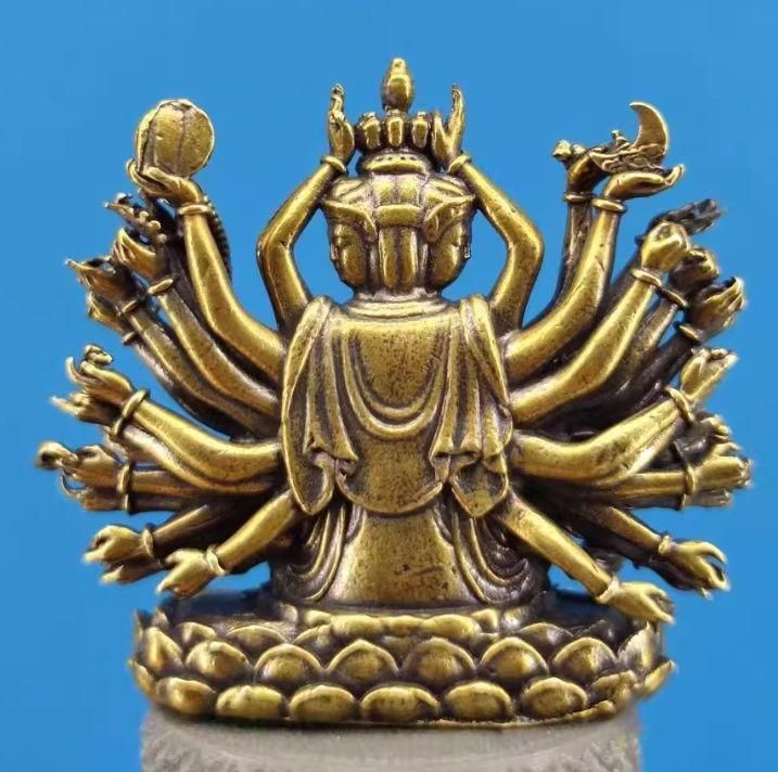 注目ショップ・ブランドのギフト 装飾品 千手観音 準提仏母像 銅製 工芸品 置物（仏の装飾 美術品 工芸品
