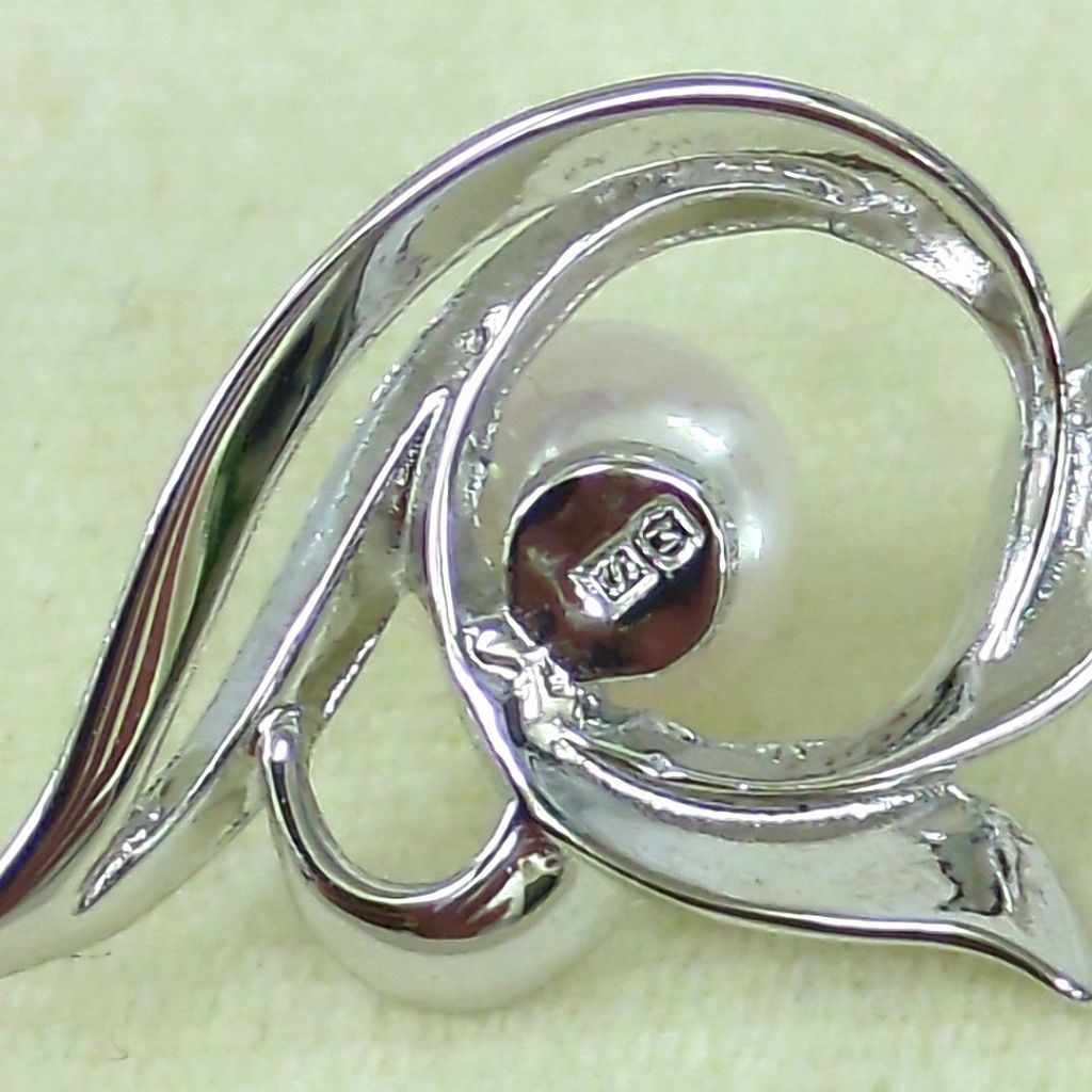 MIKIMOTO ミキモト リーフモチーフ ペンダントトップ　SV925　パール MIKIMOTO ミキモト リーフモチーフ ペンダントトップ SV925