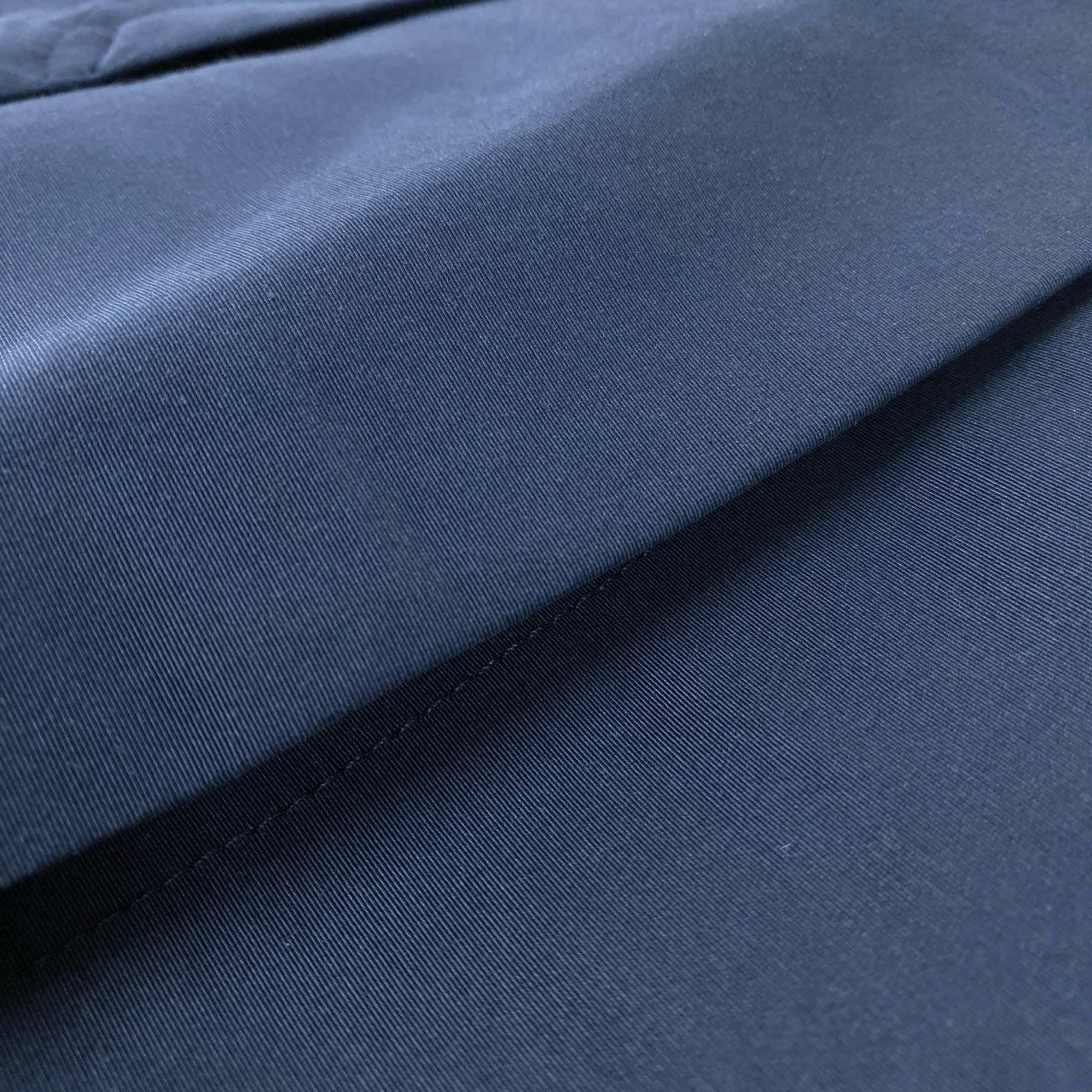 テーパードパンツ