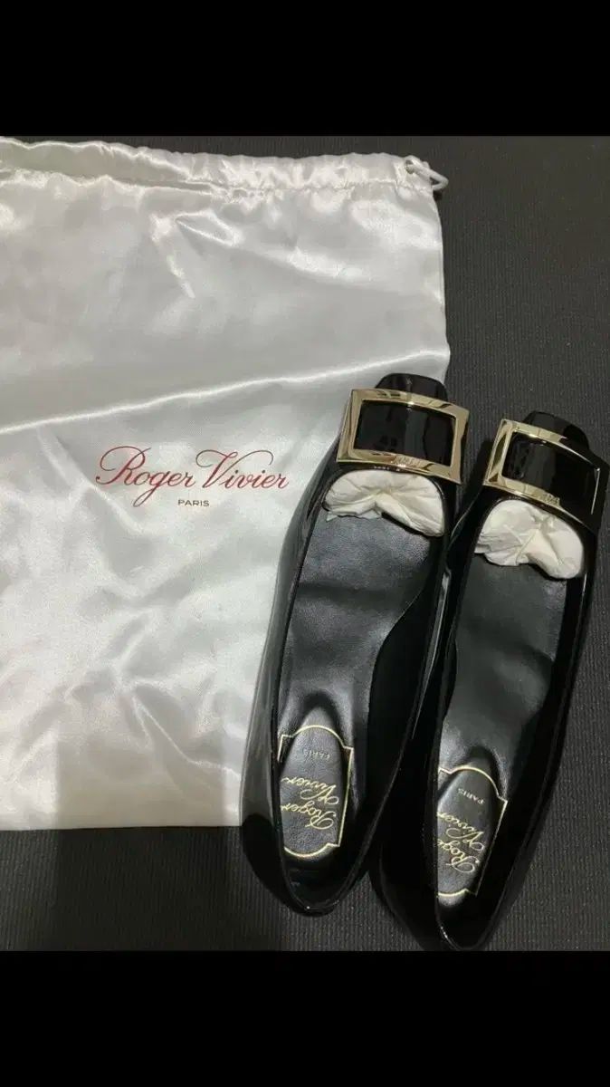 ロジェ ヴィヴィエ ゴメッティーヌ パテントレザー ブラック Roger