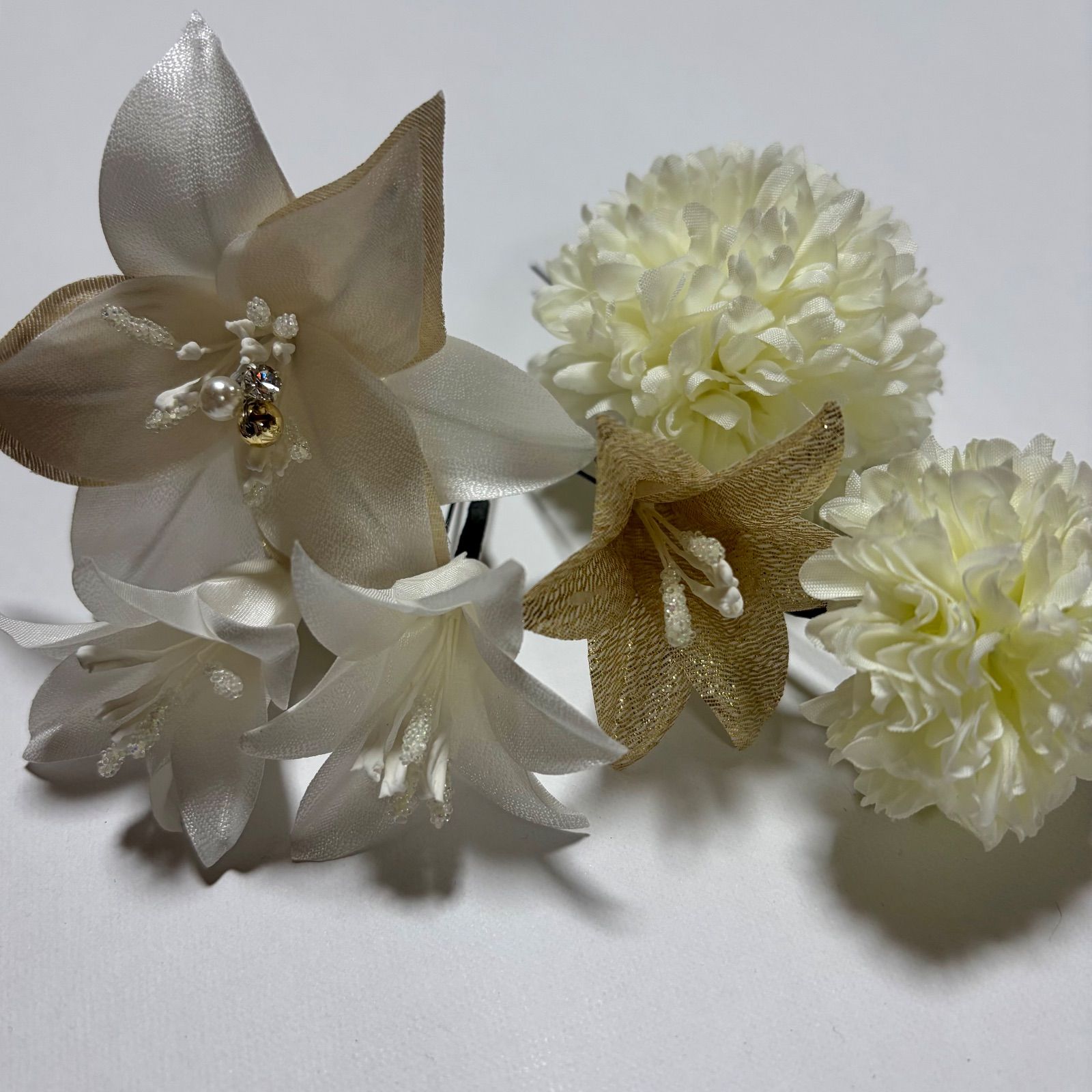 L172 髪飾り ゴールド 白 百合 ピンポンマム パール タッセル DECORATOM_COM_BR