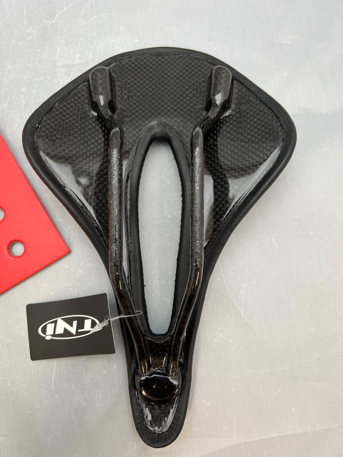 IY245 スペシャライズド SPECIALIZED PHENOM Expert Mimic サドル 黒