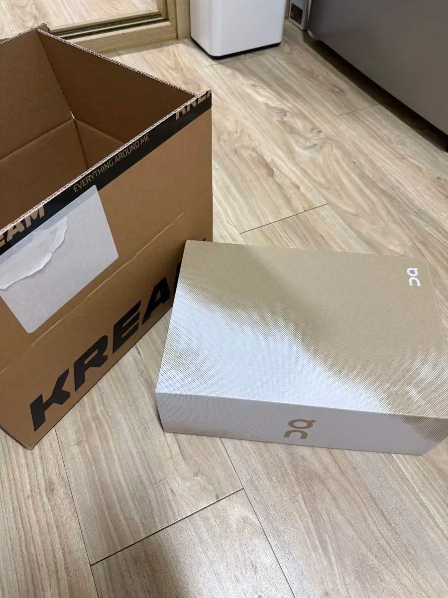 オンラニング クラウド 6 オールブラック ウォータープルーフ 防水 EU42