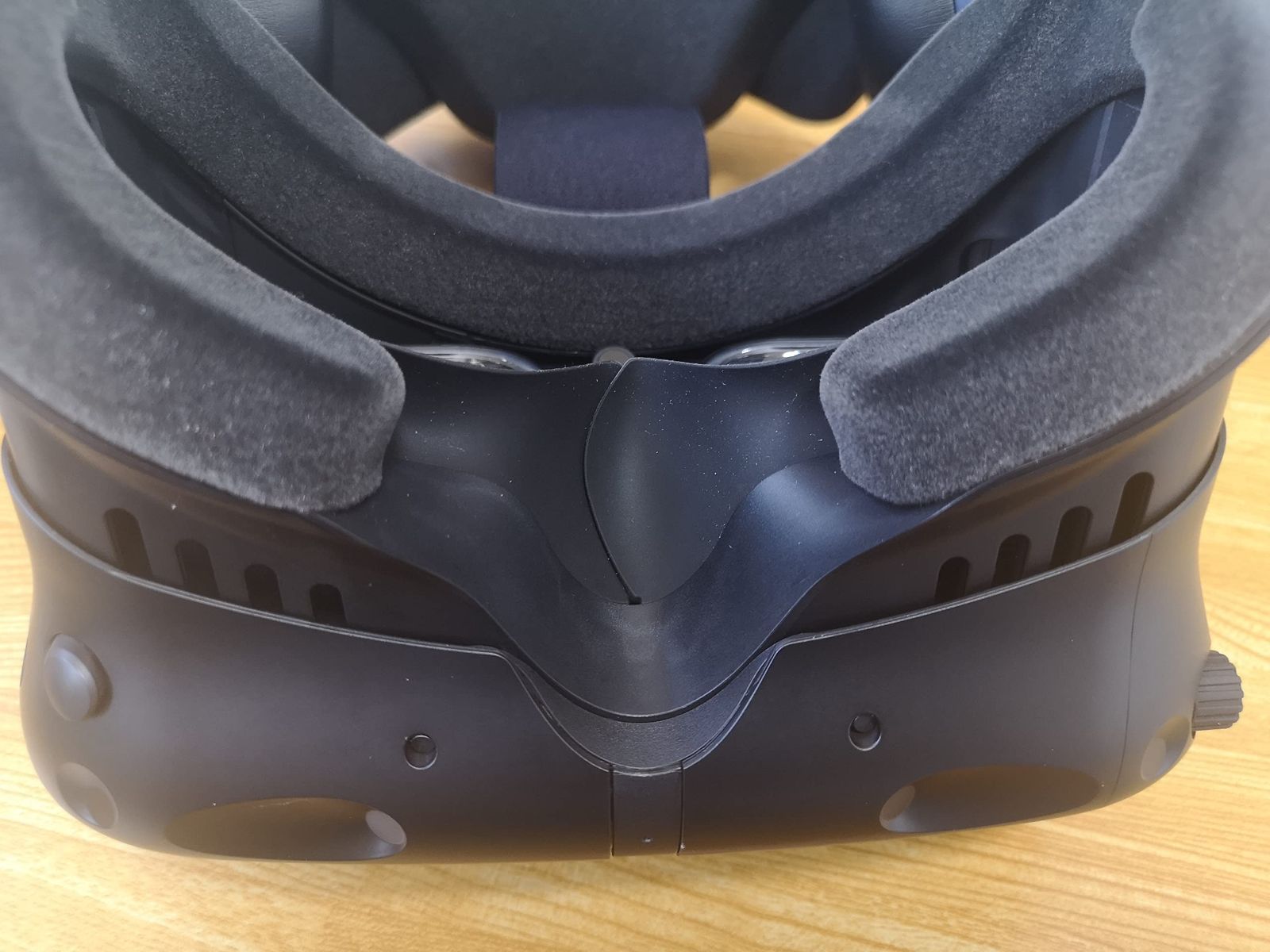 ほぼ新品 HTC VIVE PRO 2 HMD (ヘッドマウントディスプレイ 単体モデル ...