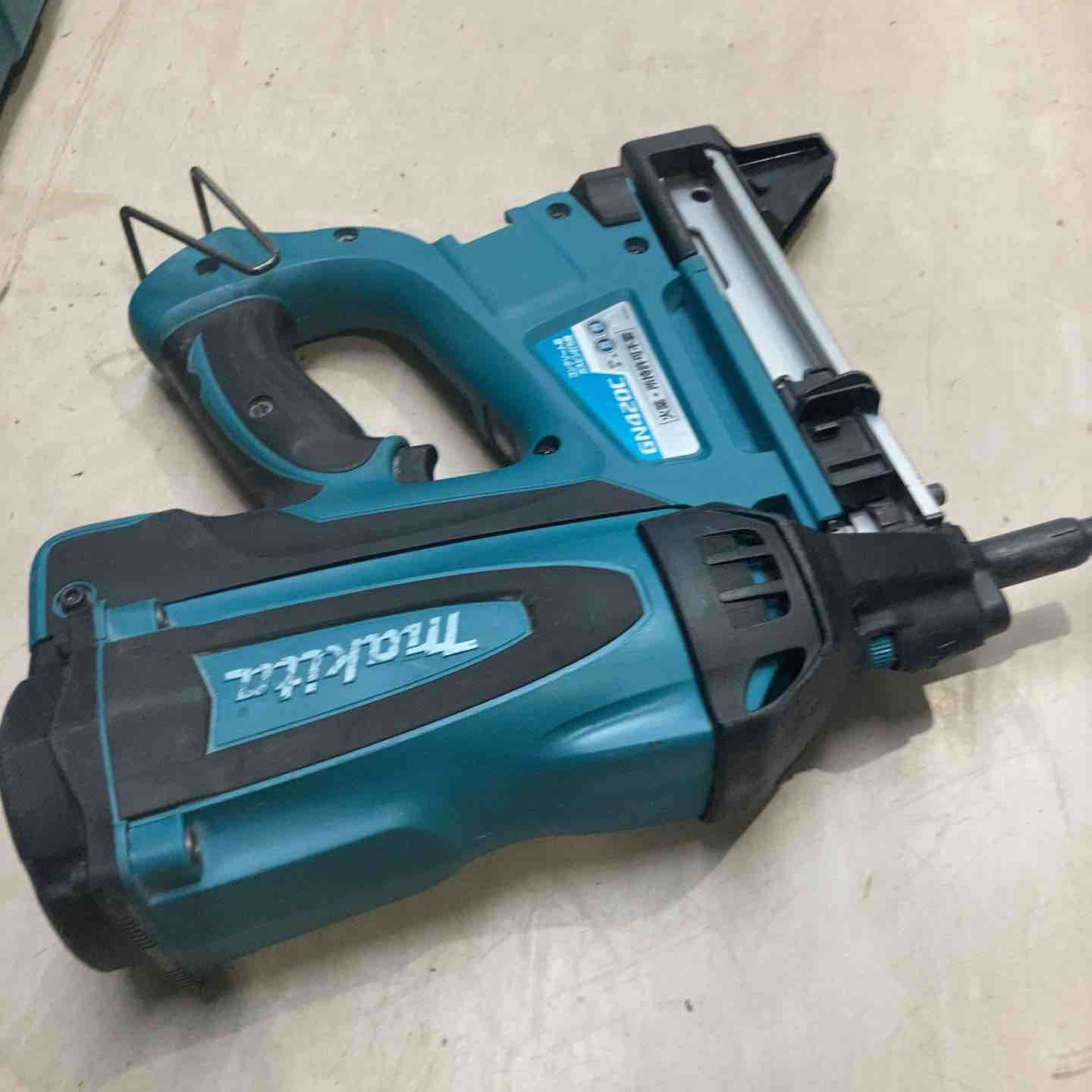 コードレスコンクリート用ガスピン打ち機