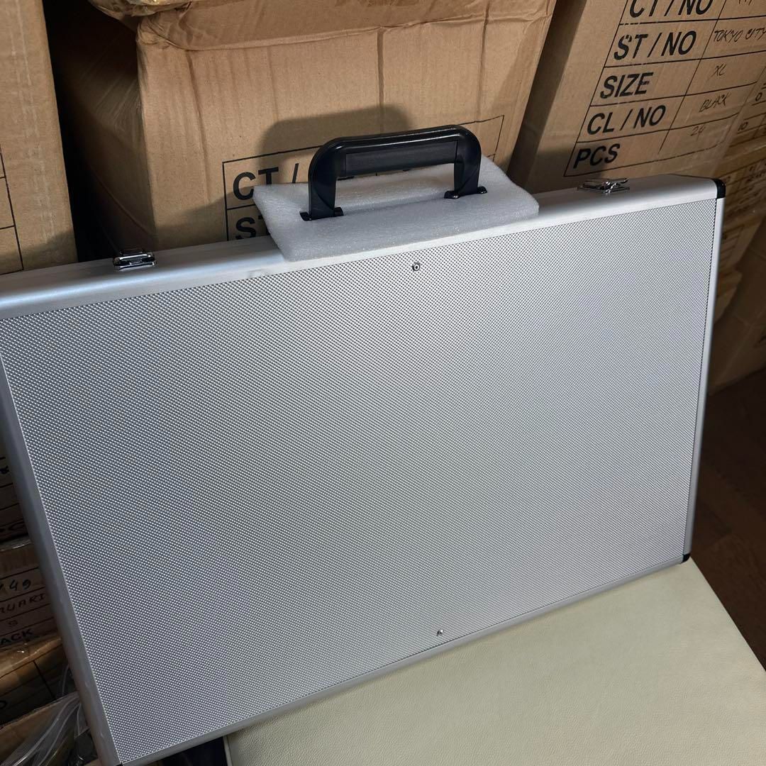 アクリル展示ディスプレイハードケース 合金アルミアタッシュケース 高透明アクリル アクリル展示ディスプレイハードケース 合金アルミアタッシュケース 高