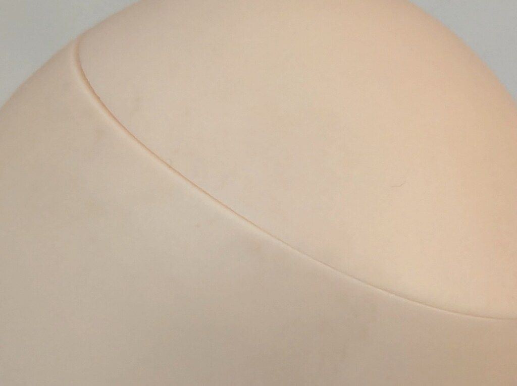 セミホワイト肌