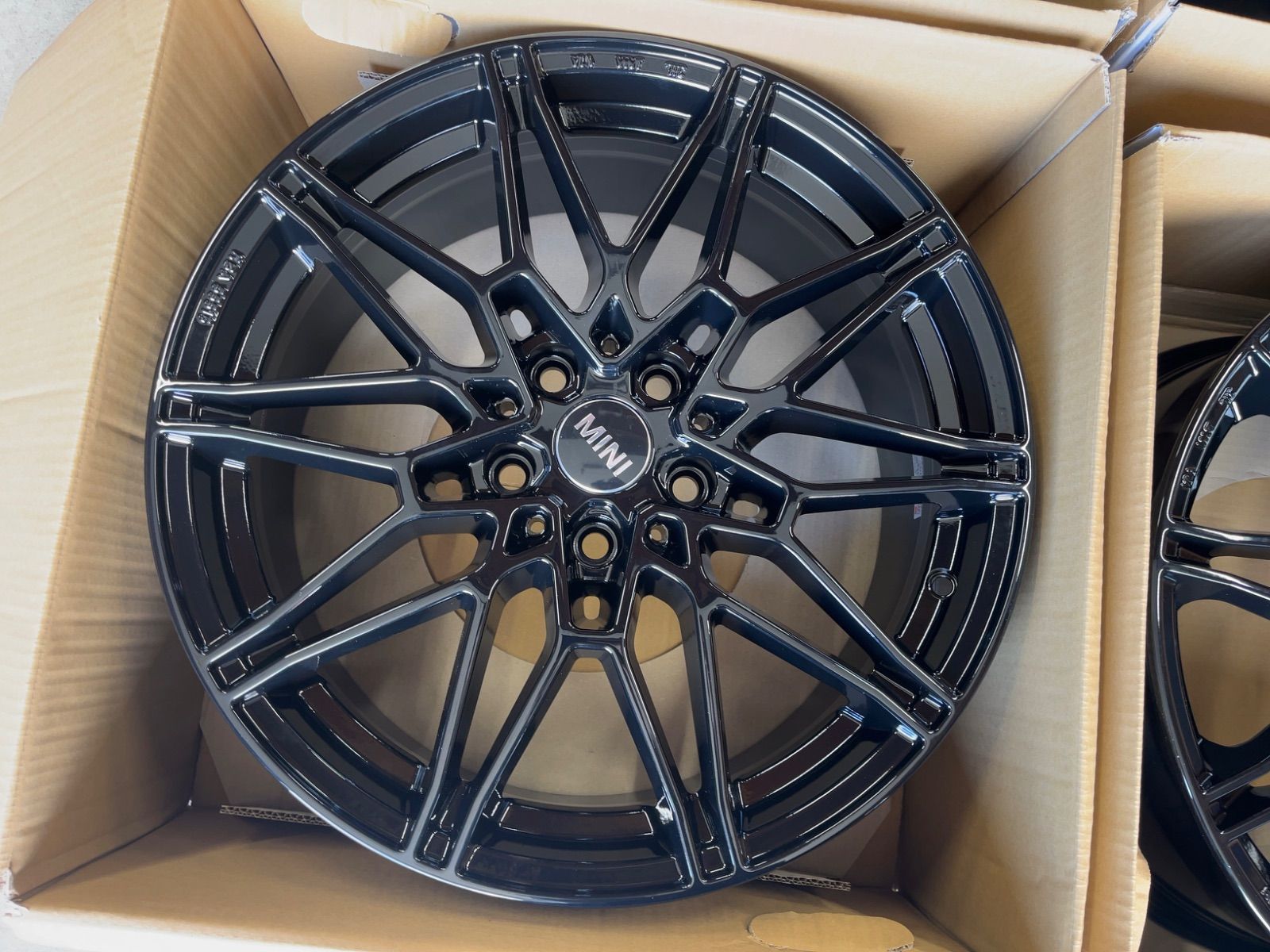 MINI U25 カントリーマン MAK ケーニッヒ 18インチ 4本セット