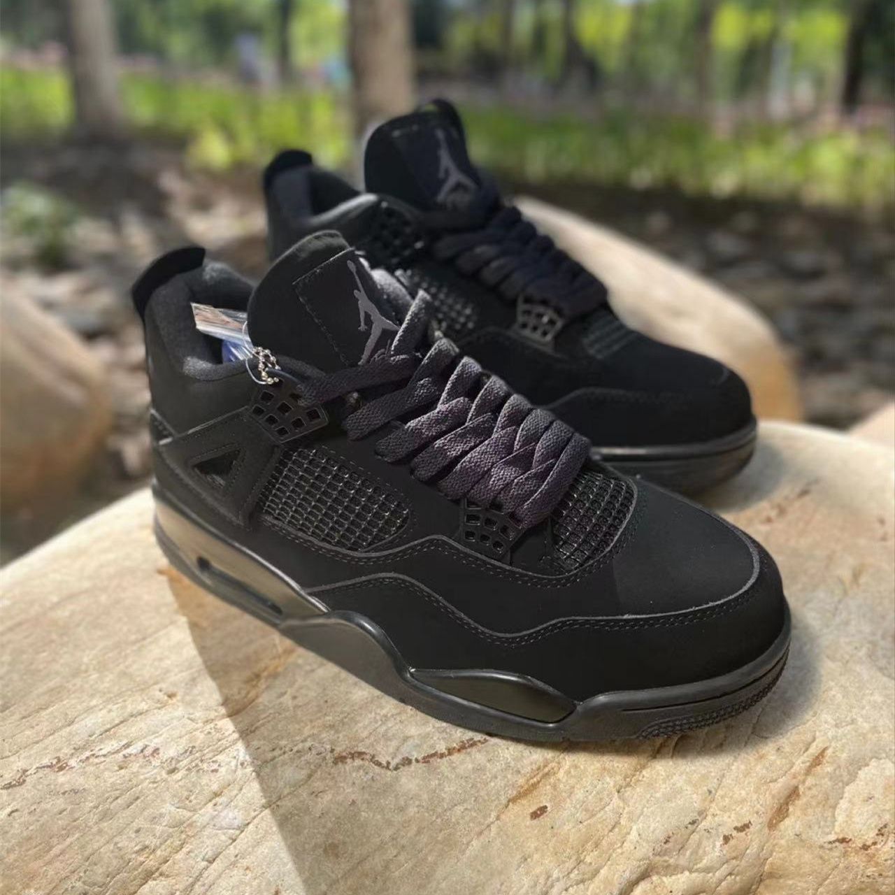 新品未使用Nike Air Jordan 4 