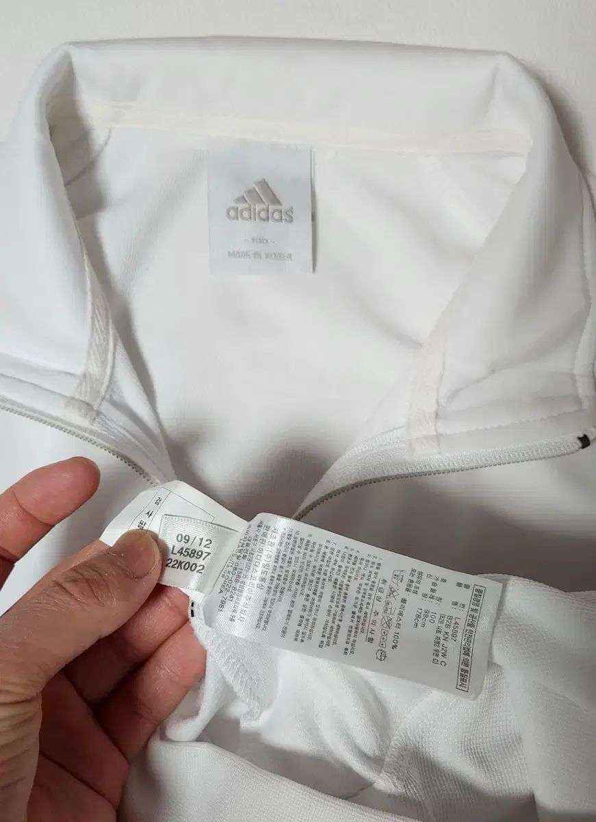 adidas アディダス