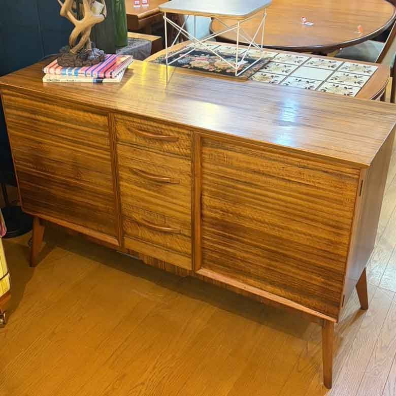 サイドボード Alfred Cox ヴィンテージ イギリス キャビネット ミッドセンチュリー