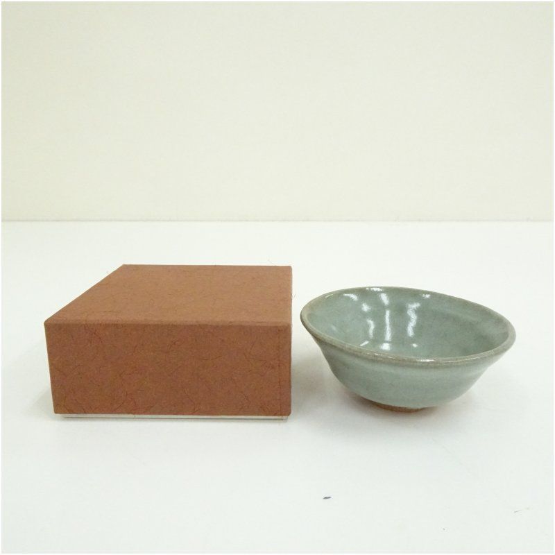 抹茶茶碗　宮下善爾作 京焼 宮下善爾造 青磁釉茶碗（箱付） 茶道 抹茶 おしゃれ 抹茶