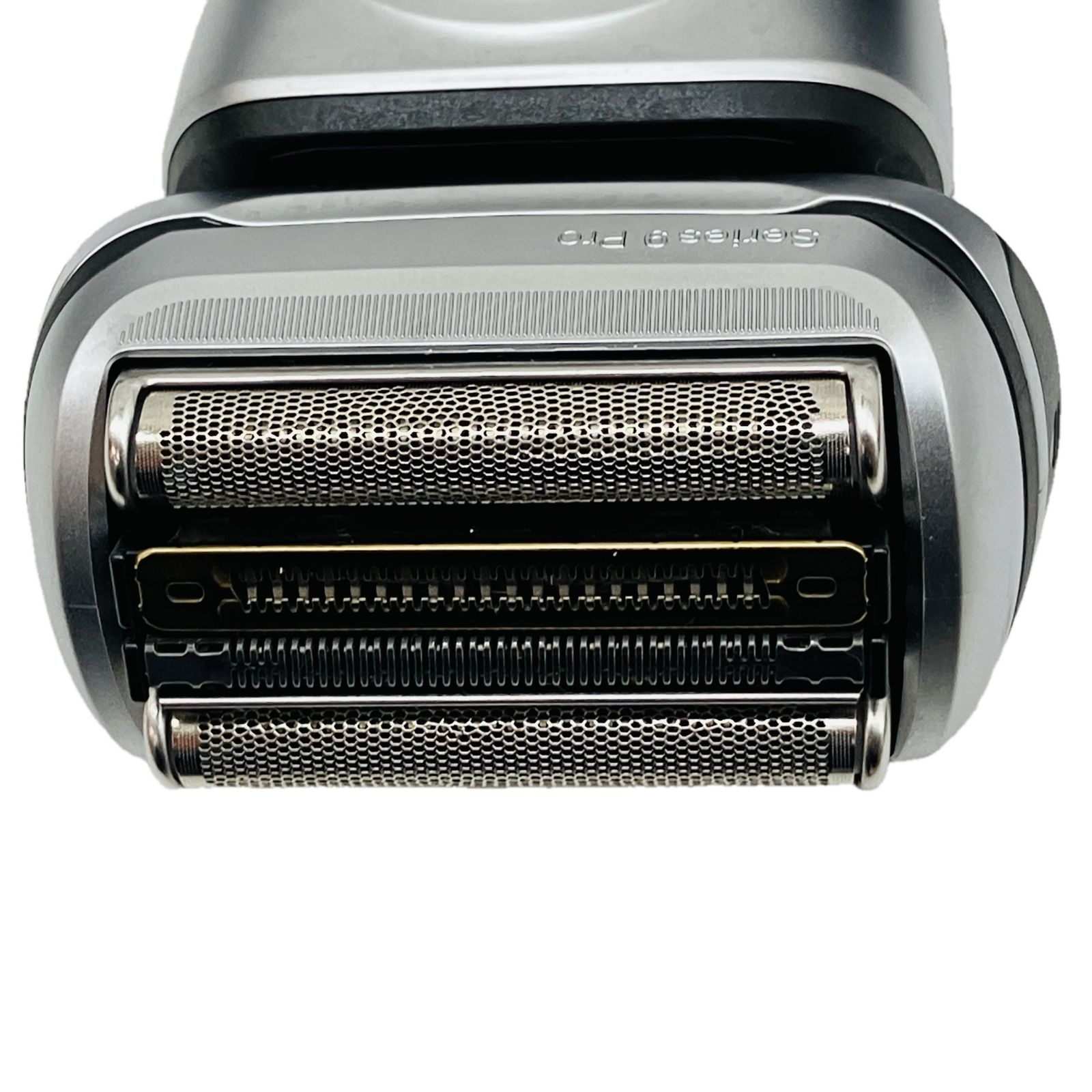 電気シェーバー アルコール洗浄器付き