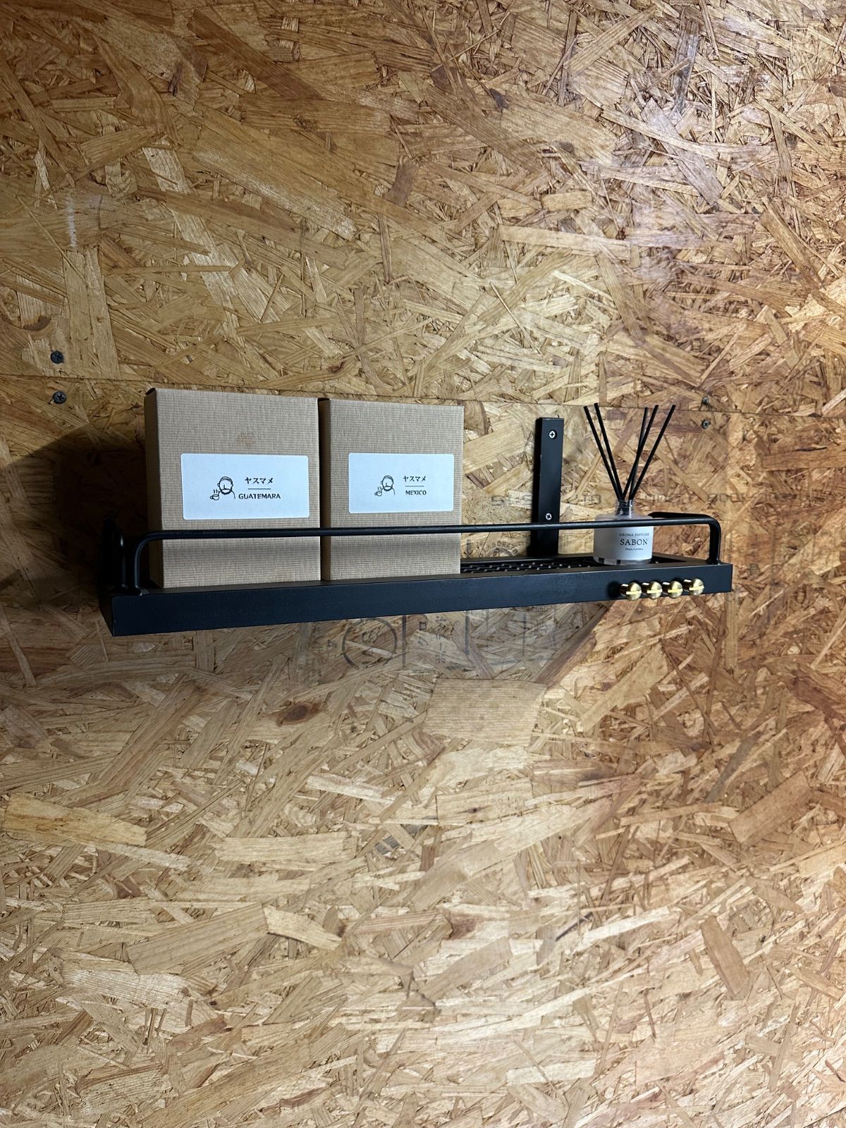 ウォールシェルフ　アイアン壁掛けラック　コレクションラック　ハンドメイド　男前 アイアンラック コレクション ウォールシェルフ 壁掛け 植物棚