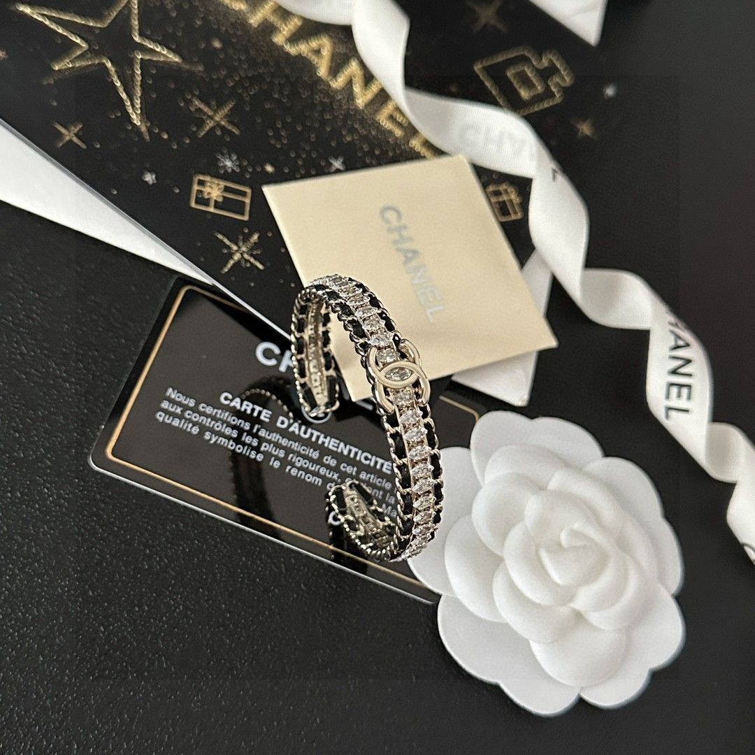 【すぐ発送可能♡】 CHANELクリスタル CCロゴ ブレスレット 上品で愛らしいハートモチーフ】CHANEL CCロゴ ブレスレット