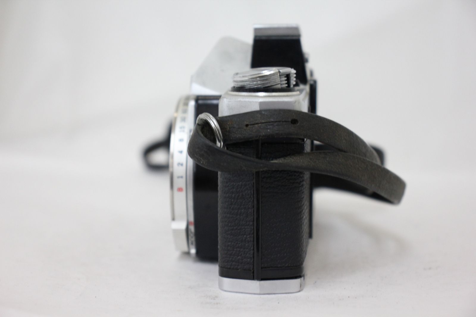 OLYMPUS OM-2 ボディ2台と50mm F1.4 レンズ2本のセット OLYMPUS OM-2 ボディ2台と50mm F1.4 レンズ2本のセット 2025