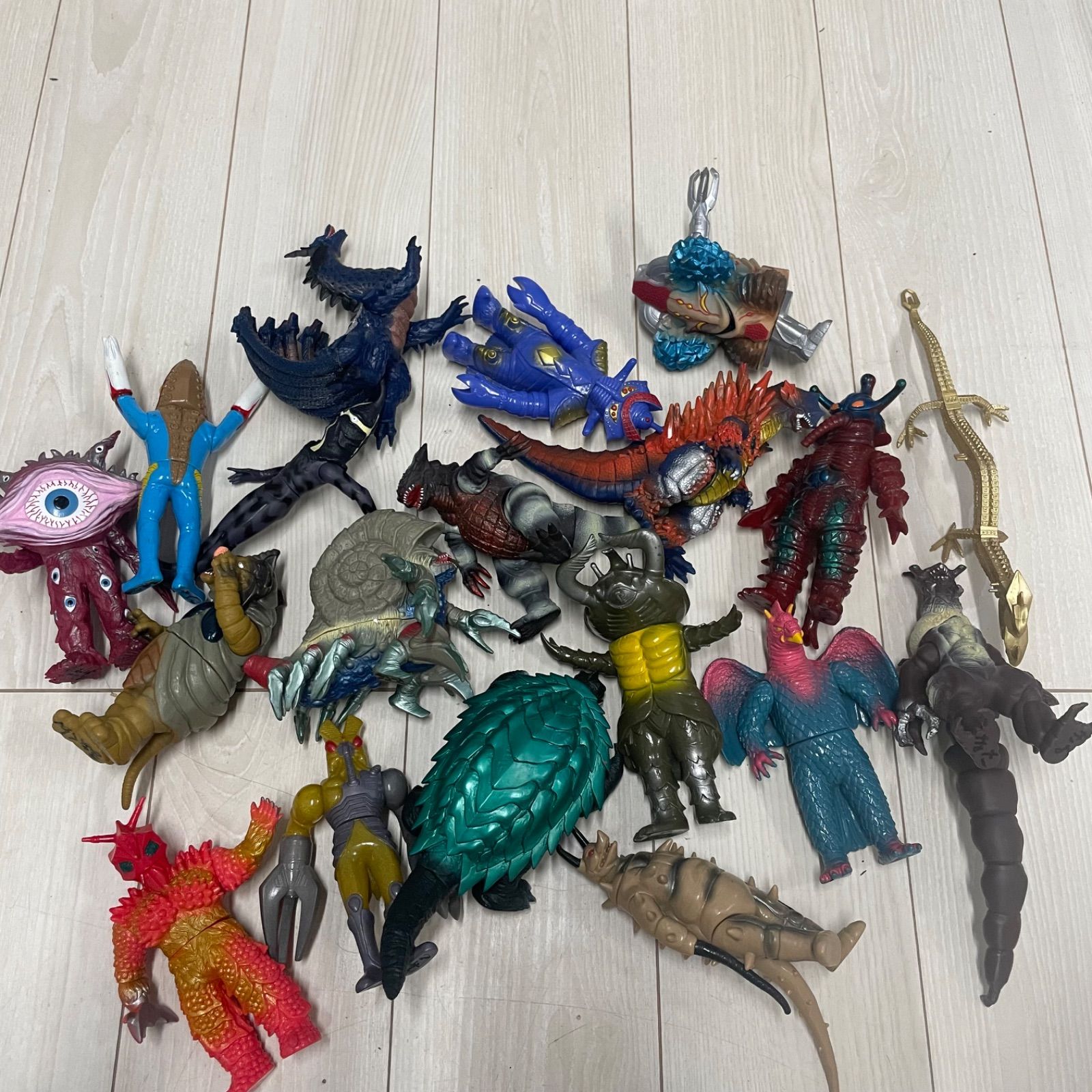 ウルトラマン 怪獣 ソフビ 19体セット まとめ売り フィギュア