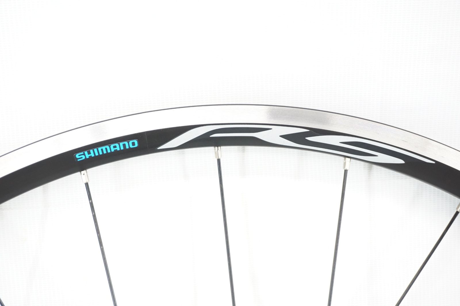 シマノWH-RS100　ロードバイク用ホイール Amazon | シマノ(SHIMANO) ロードホイール WH-RS100 リア 10/11