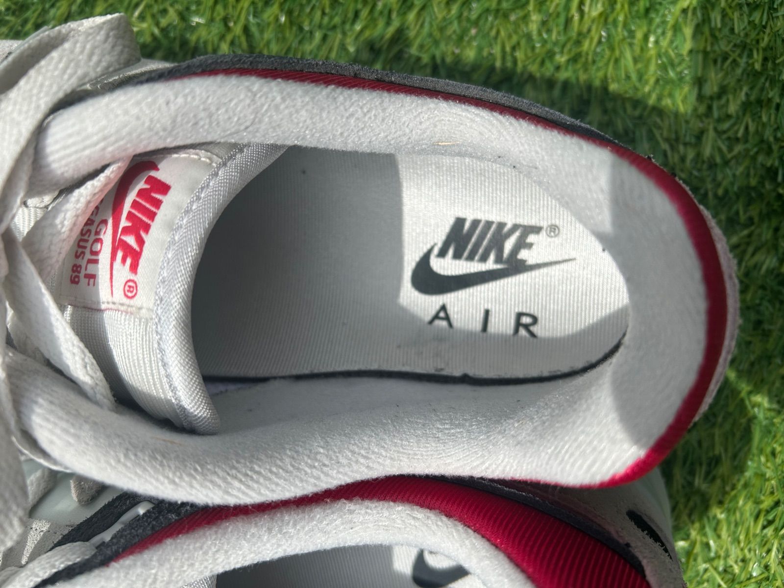 NIKE