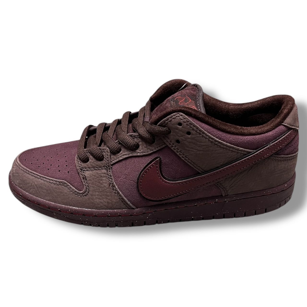 国内正規 未使用 NIKE SB Dunk Low PRM City of Love Burgundy 国内正規 未使用 NIKE SB Dunk Low PRM City of Love Burgundy