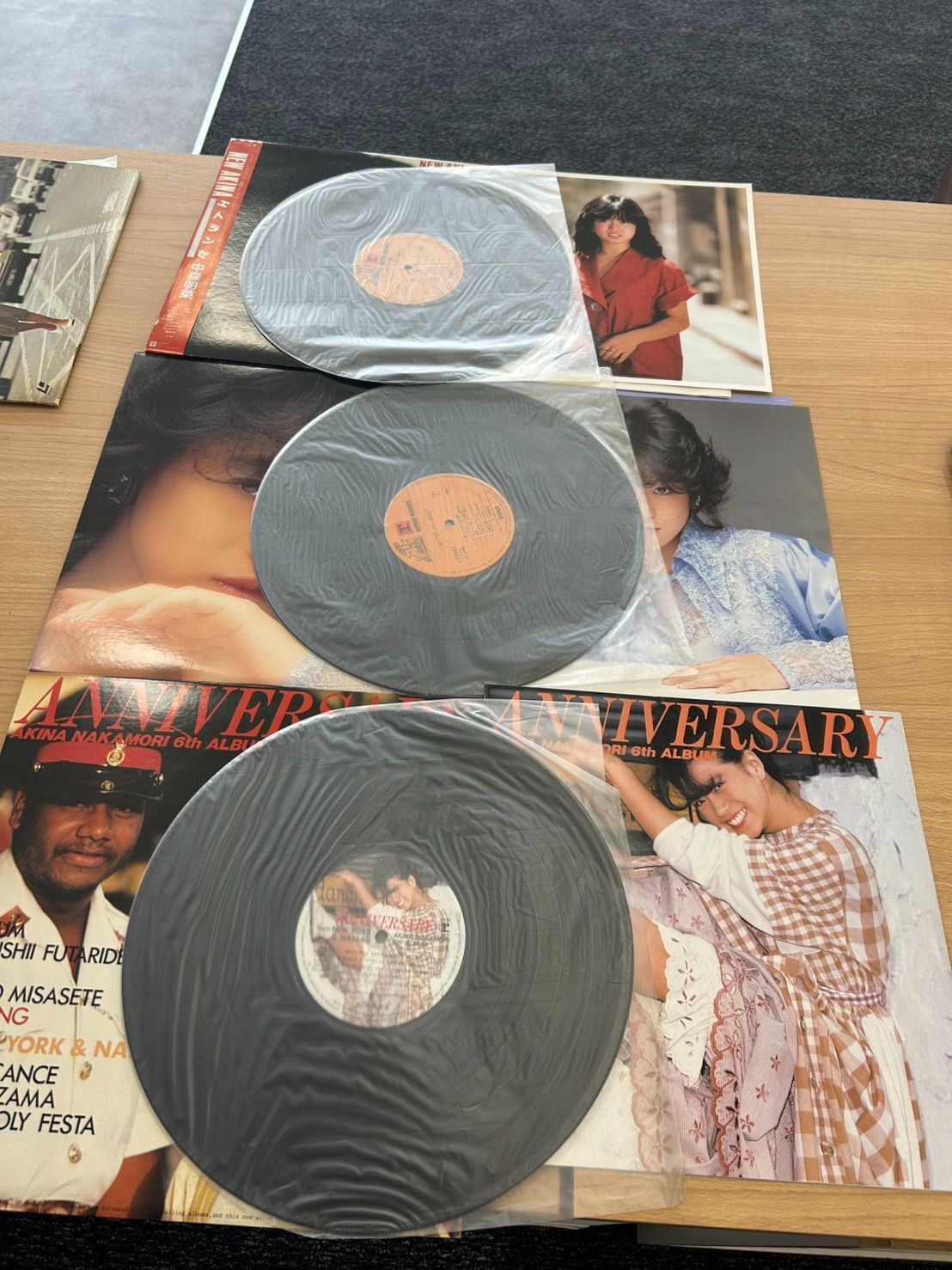 まとめ売り】中森明菜 LPレコード8枚 シングルレコード15枚