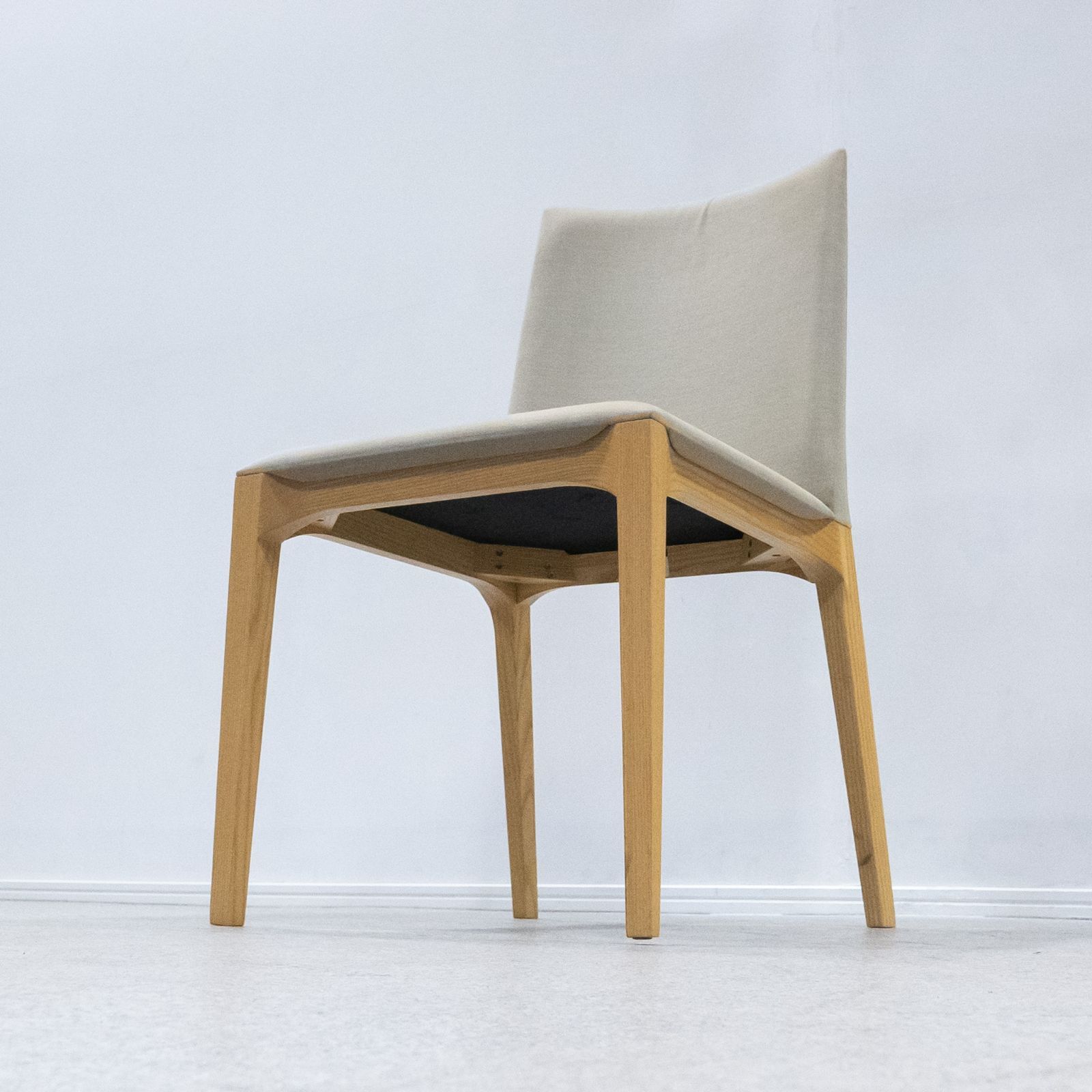 カッシーナ 椅子 展示品 カッシーナ キャブ 総本革 レザー チェア イス