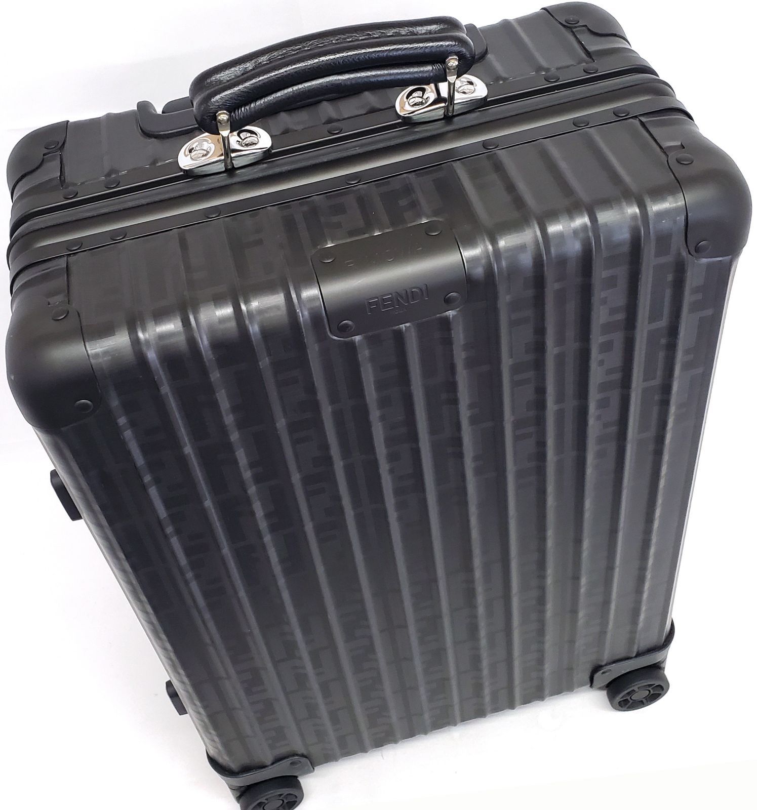 FENDI フェンディ キャリーバッグ キャリーケース ズッカ柄 総柄