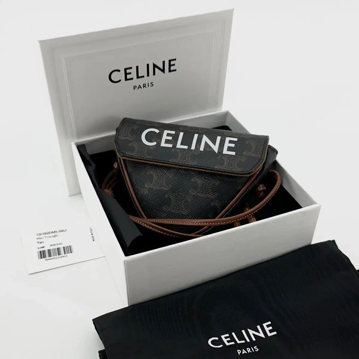 CELINE トリオンフ トライアングル ミニ クロスバッグ