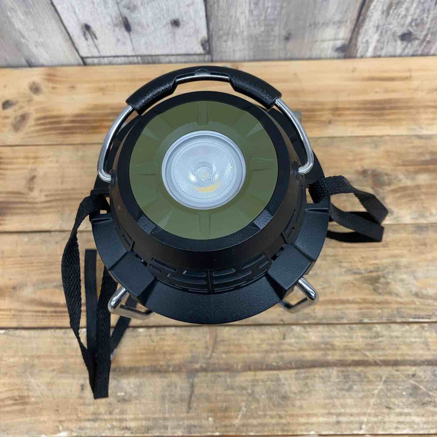 makita コードレスランタン付ラジオ