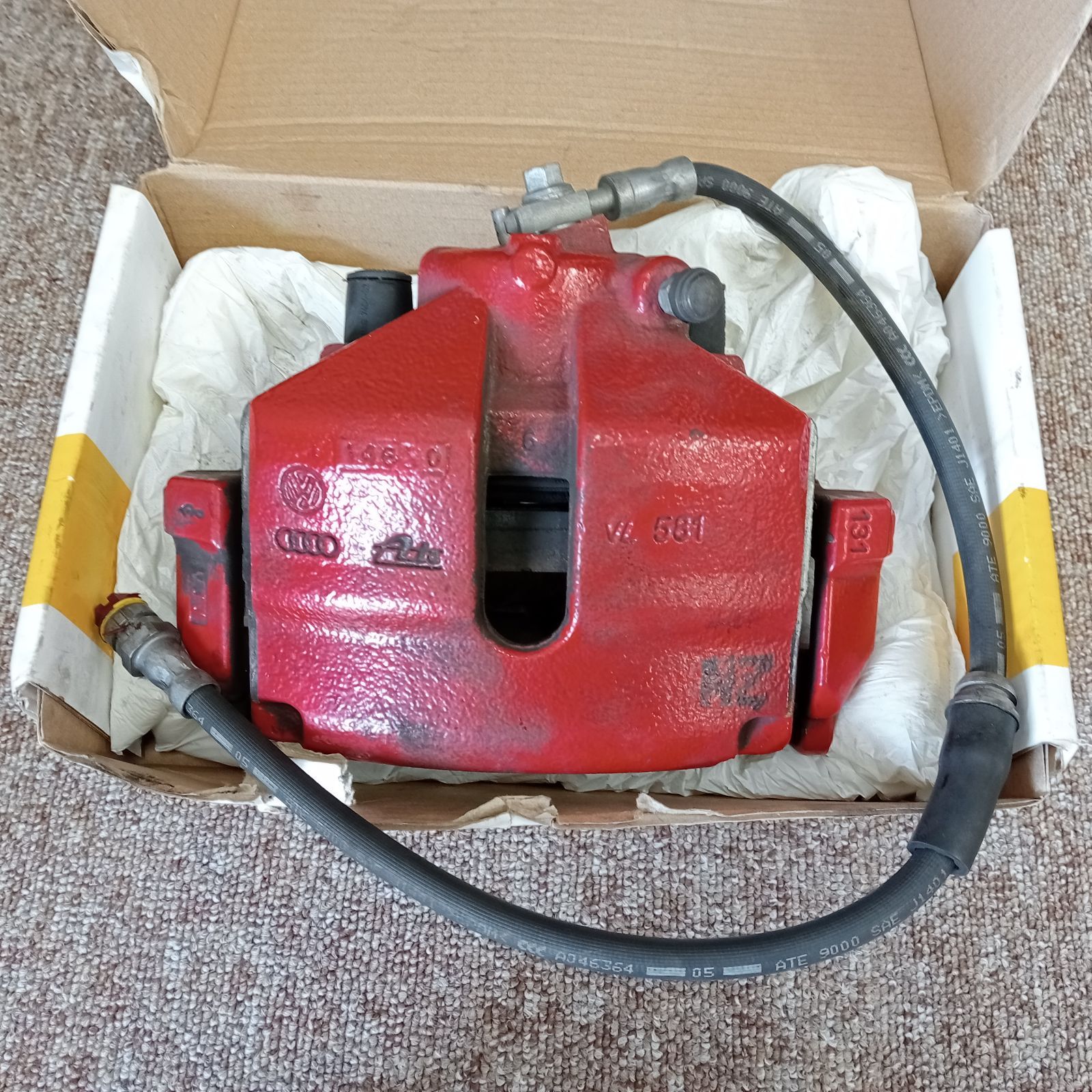 キャリパー 左右