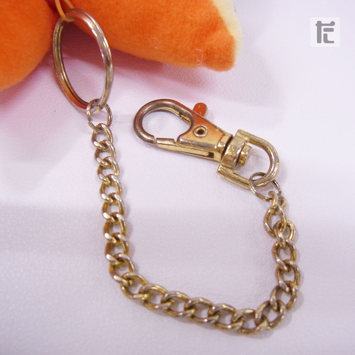 ポケモンセンター マスコット ビクティニのポンチョを着たピカチュウ