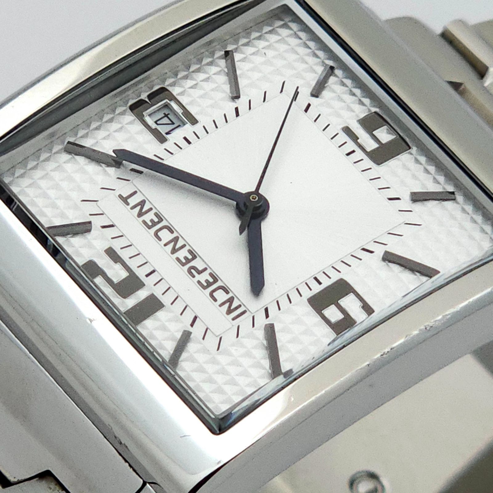 CITIZEN シチズン インディペンデント G111-003388-04 QZ 動作品