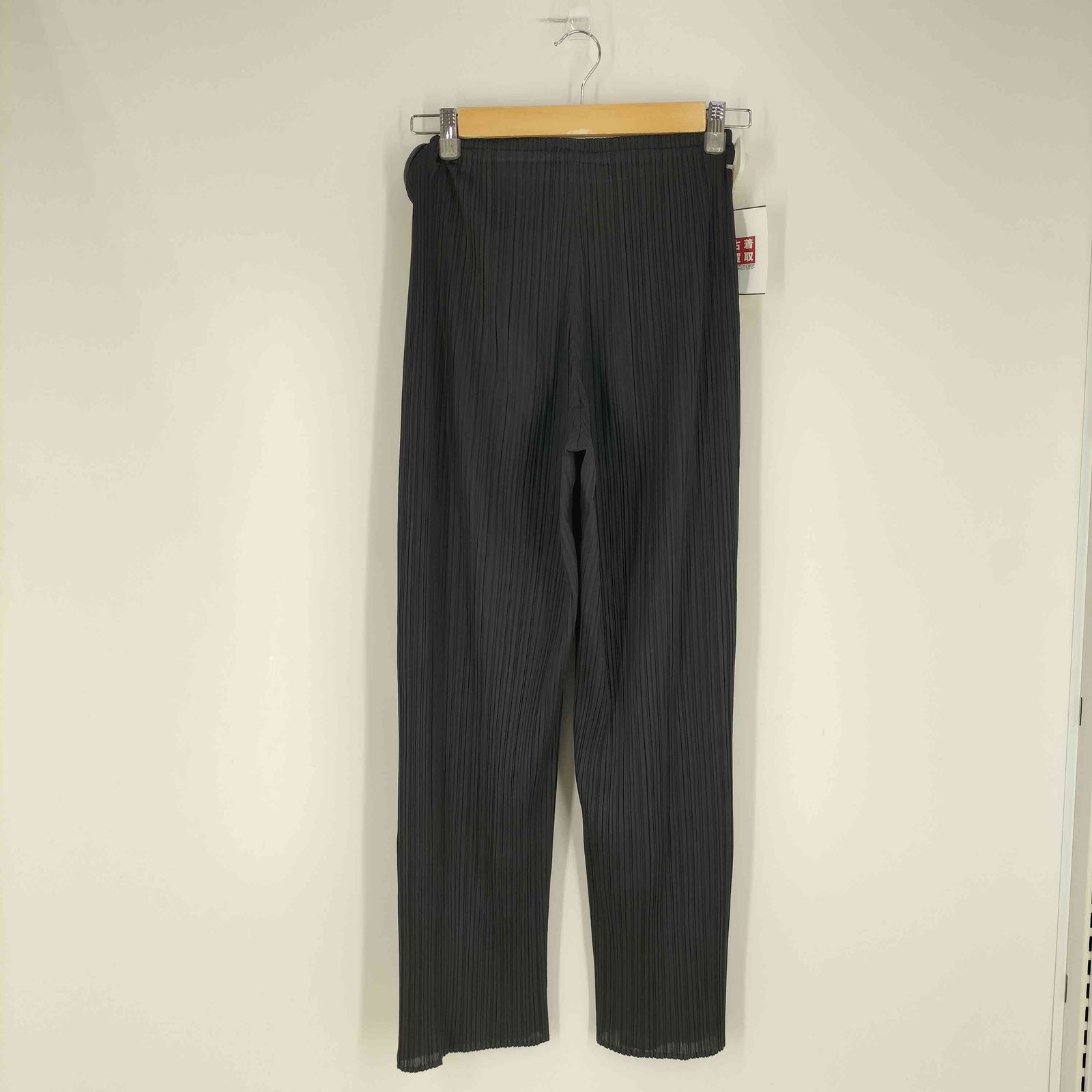 イッセイミヤケ プリーツプリーズの変形パンツ イッセイミヤケ HATCHING BOTTOMS プリーツ ワイドパンツ - メルカリ