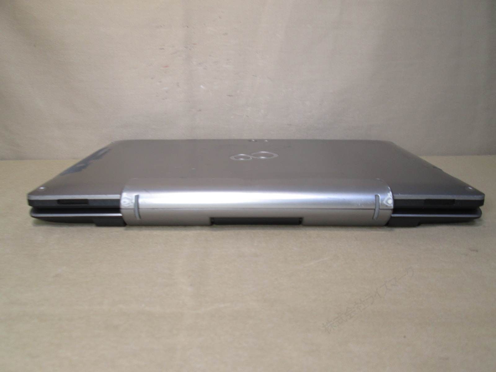 富士通 STYLISTIC Q702/G【SSD搭載】 Core i5 3427U／電源投入可