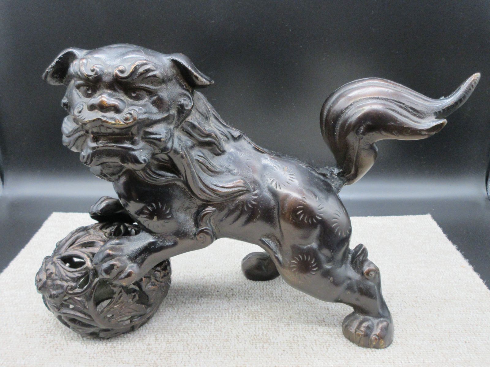 木製細工彫り玉乗り獅子 狛犬シーサー置物 開運 魔除け 縁起物 高さ24.5ｃｍ 61DL3nRUjkL._UF350,350_QL80_.jpg