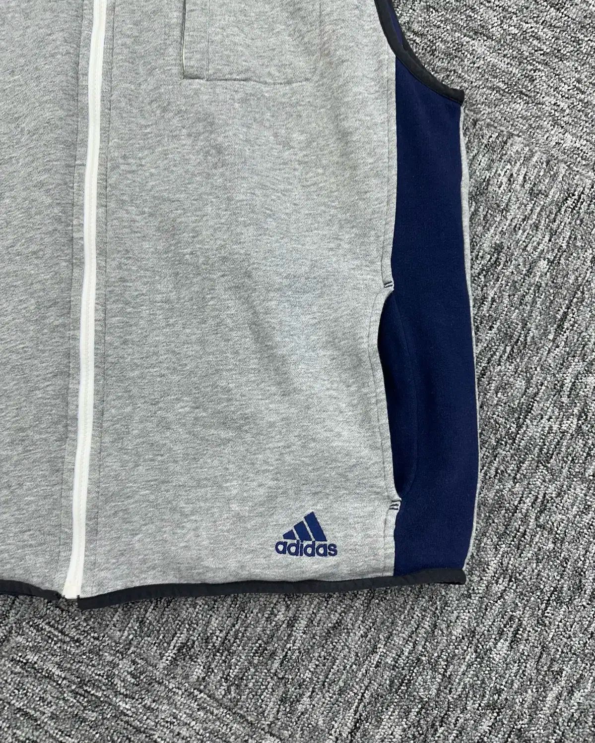 アディダス リバーシブル