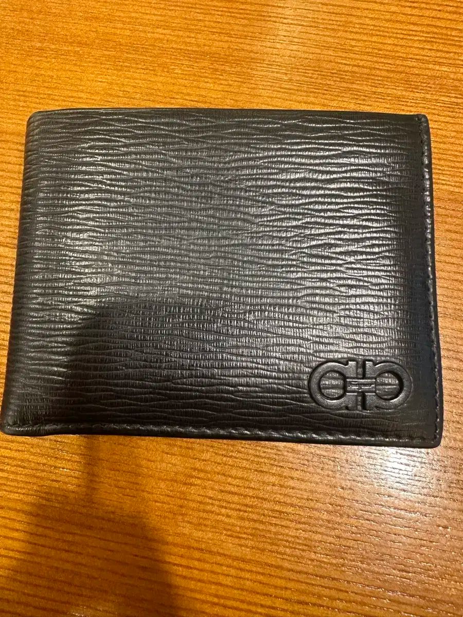 Ferragamo フェラガモ 二つ折り財布