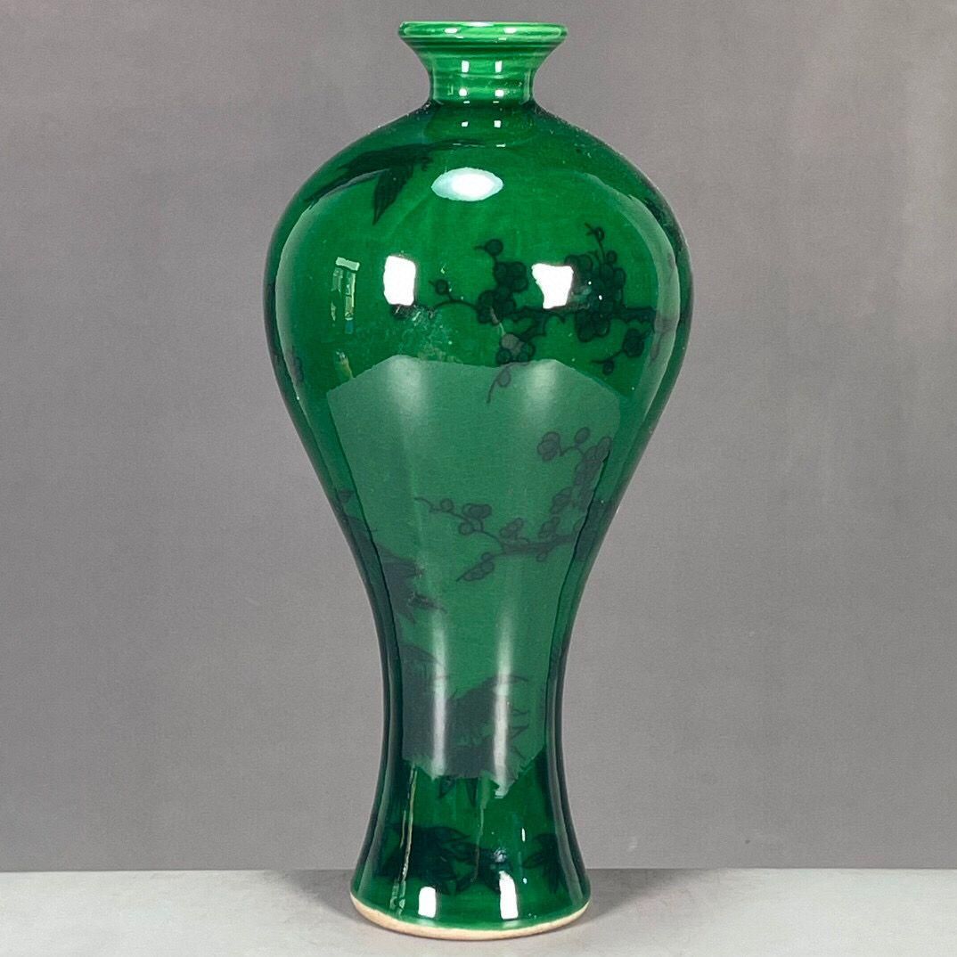 清乾隆緑釉梅花図紋梅瓶 景徳鎮 陶磁器 装飾品 工芸品 美術品