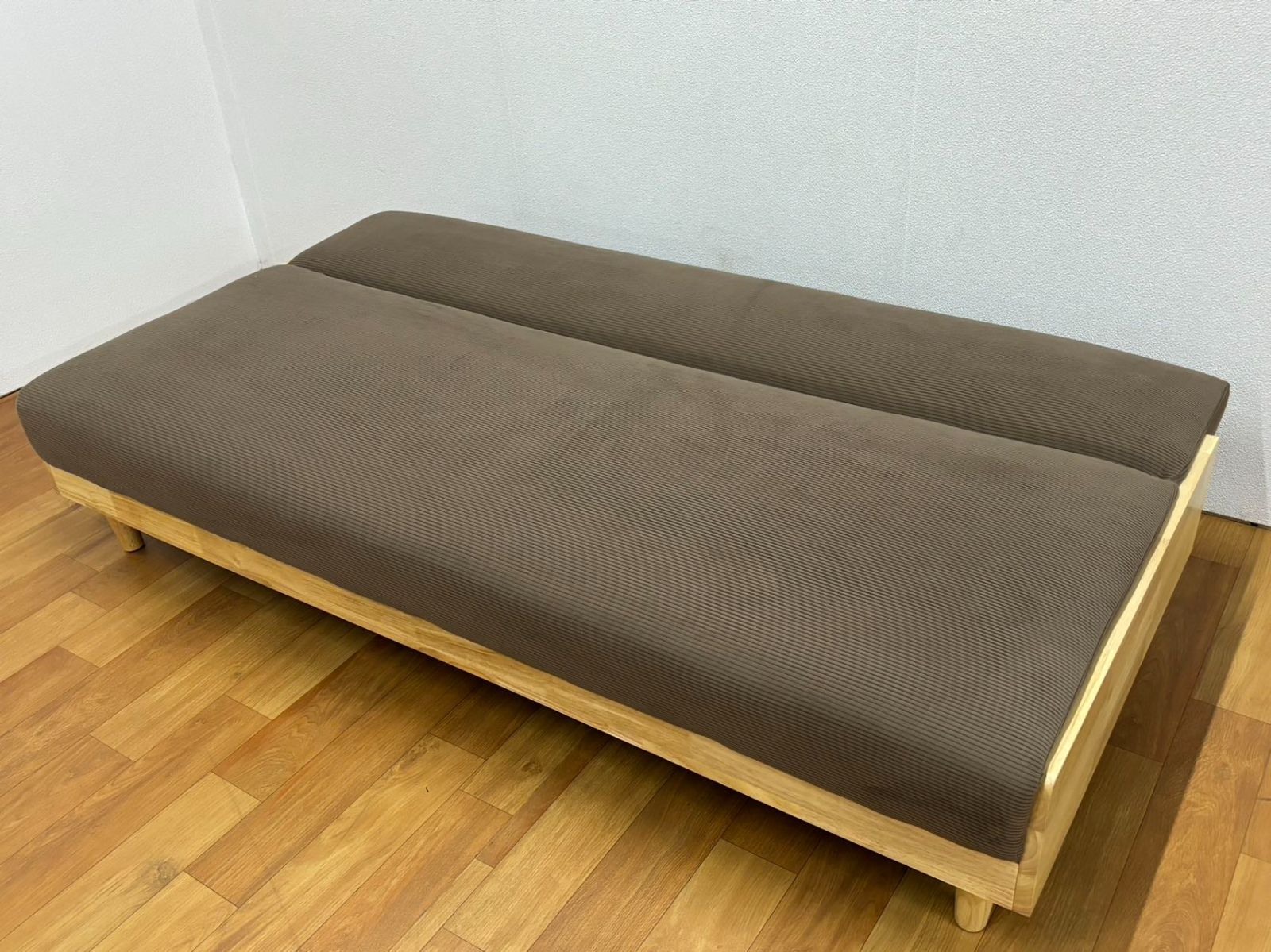 カウチソファー