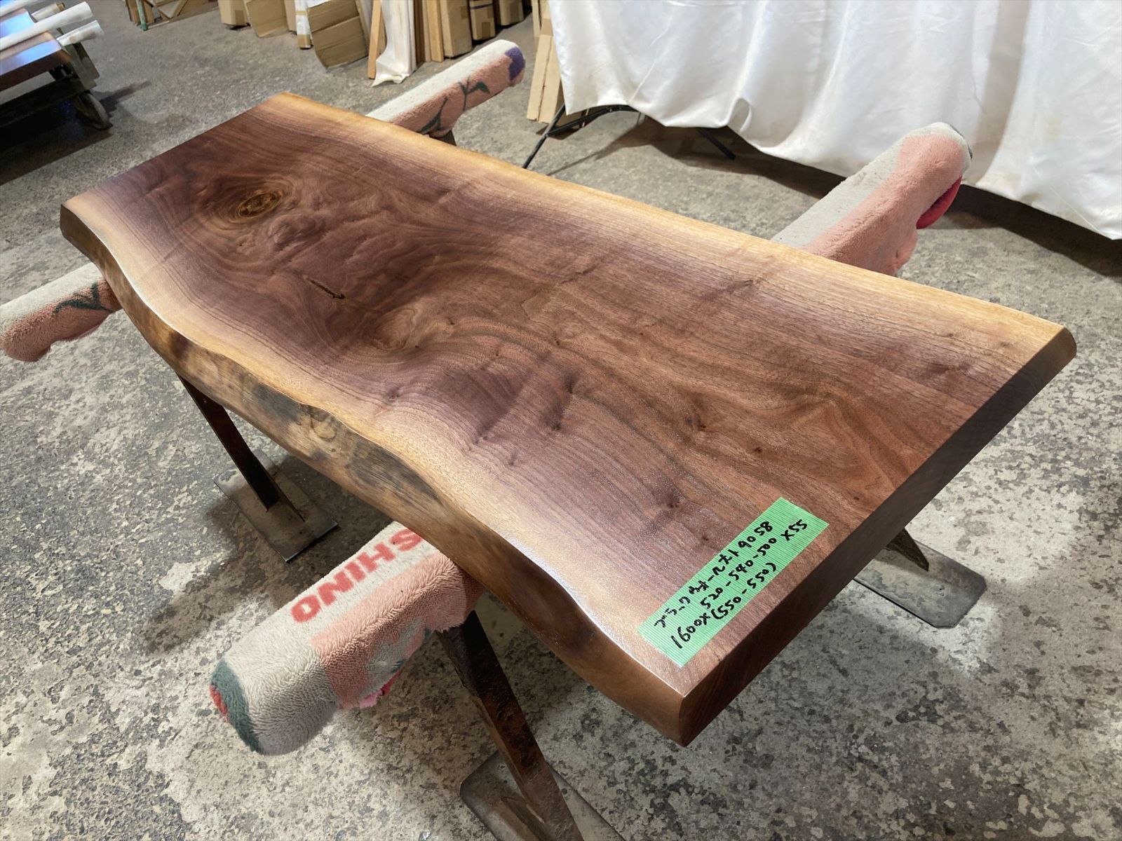 ブラックウォールナット9058 一枚板無垢 乾燥材 1600ｘ520-540‐500ｘ55mm カウンター センターテーブル ダイニングテーブル
