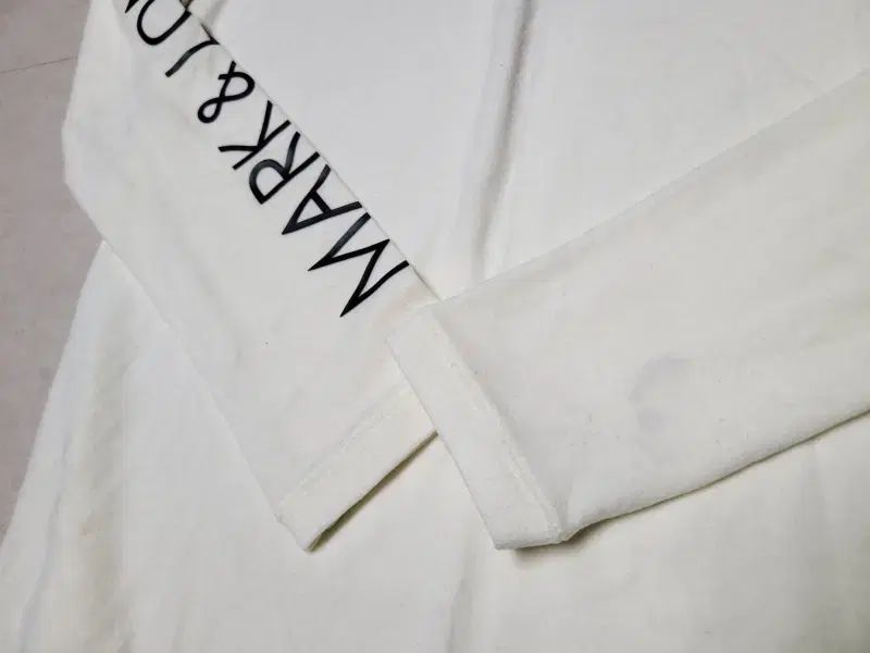 安全性 MARK - LONA マークアンドロナ ウーマンズ アイボリー ポーラーネック ゴルフT ポール 1199