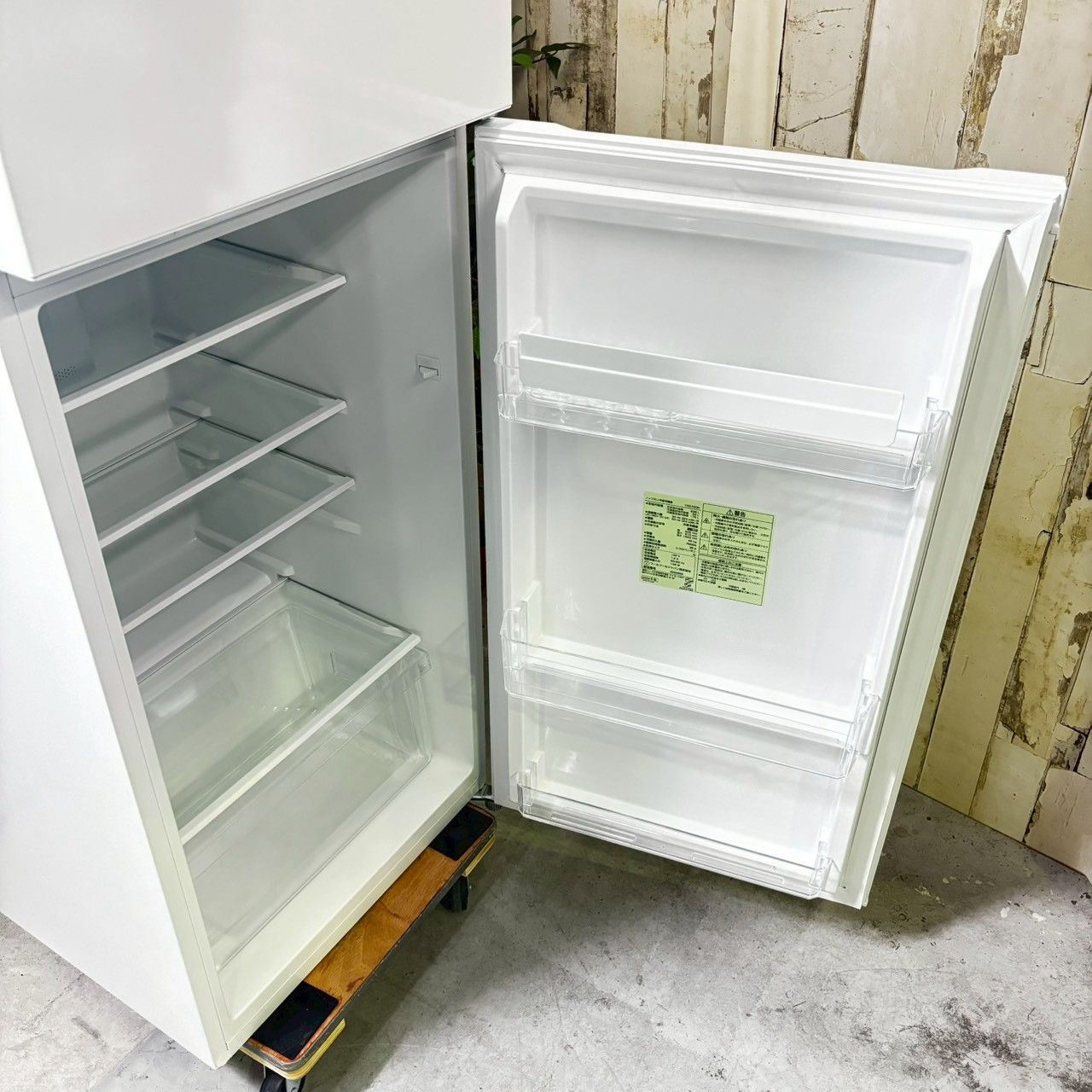 saki 2022年製 2ドア冷凍冷蔵庫　YRZ-F23K 236L saki 2022年製 2ドア冷凍冷蔵庫 YRZ-F23K 236L ワイセレクト 2