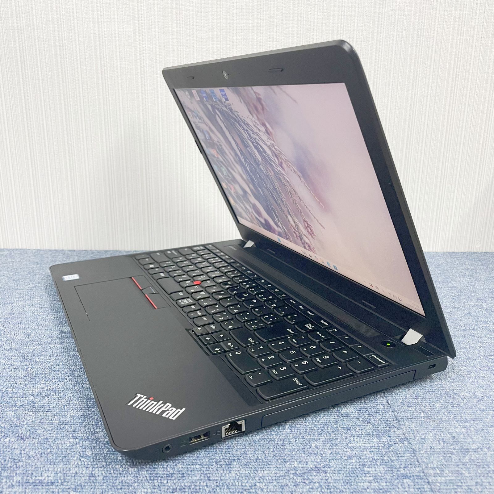 15.6インチLenovo